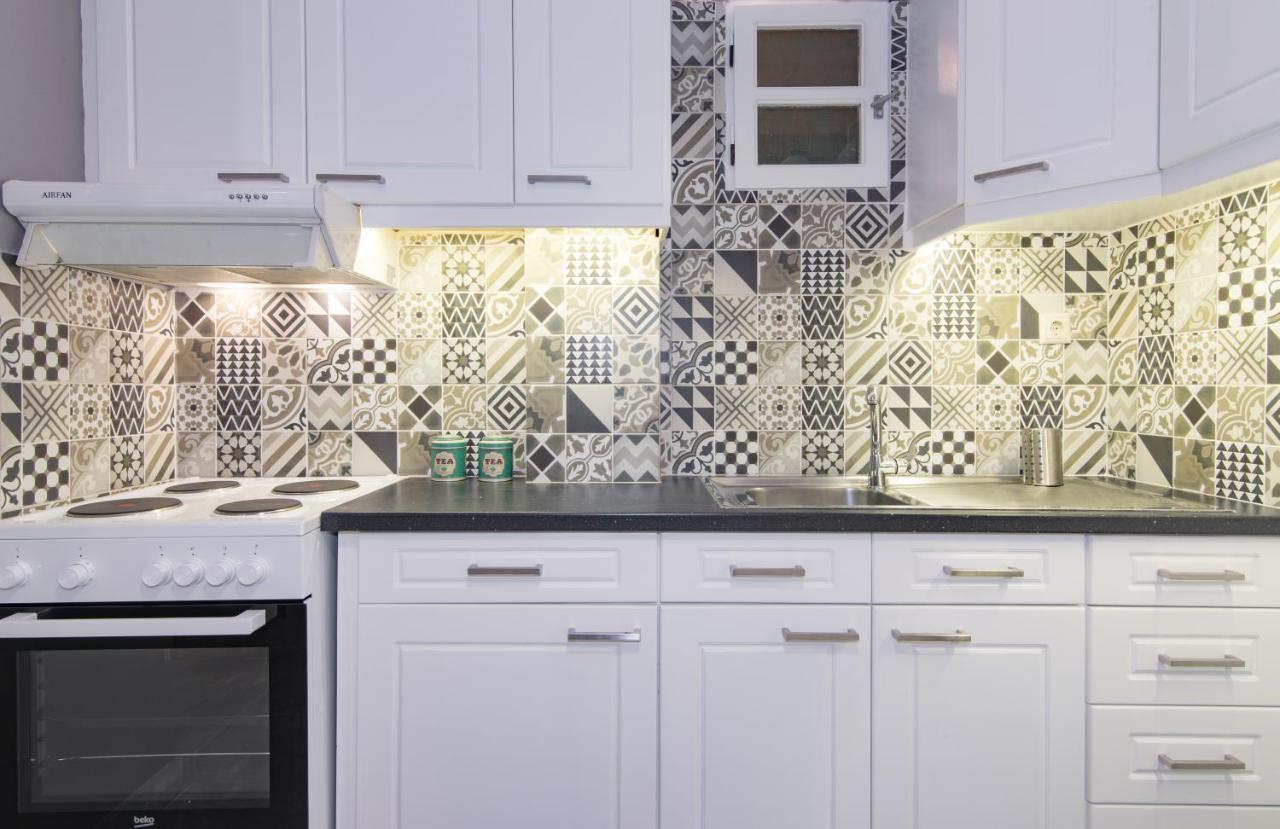 Valentine'S Modern Apartment ไซคิย์นธอสทาวน์ ภายนอก รูปภาพ